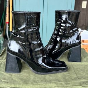 ALOHAS Black Patent Boots